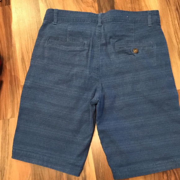 Shorts - Picture 3 of 3